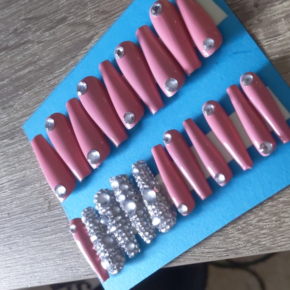 Pink Bejeweled Press On Nails - Picture 2 of 3